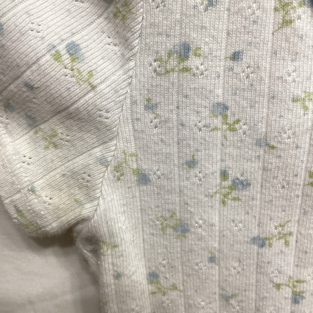 💚Brandy Melville White Floral Button Down Shirt - Picture 7 of 8